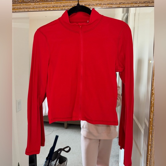 Aritzia 4-Piece Red BUTTER Set ❤️ Zip Up + Shorts + Bra + Tank | Size M / 6 - Picture 6 of 11